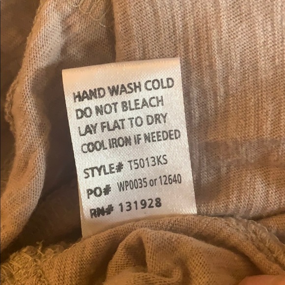 Wishlist 3/4 Sleeve Top - Picture 7 of 7